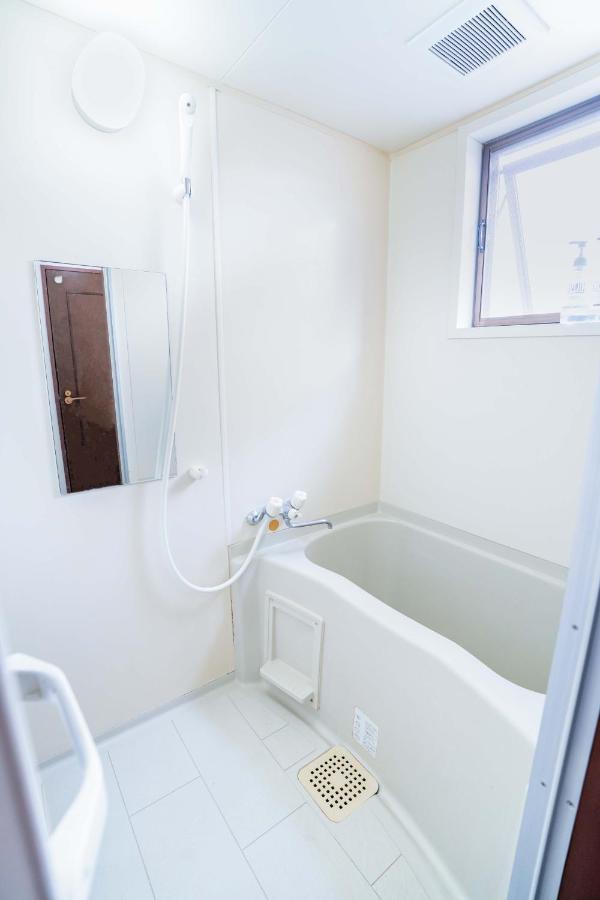 Room 303, a 6-minute walk from Tokyo Koiwa Station Direct connected to Shinjuku and Akihabara Stations Comfortable one-bedroom apartment with separate wet and dry areas - Chambres d'hôtes Tokyo