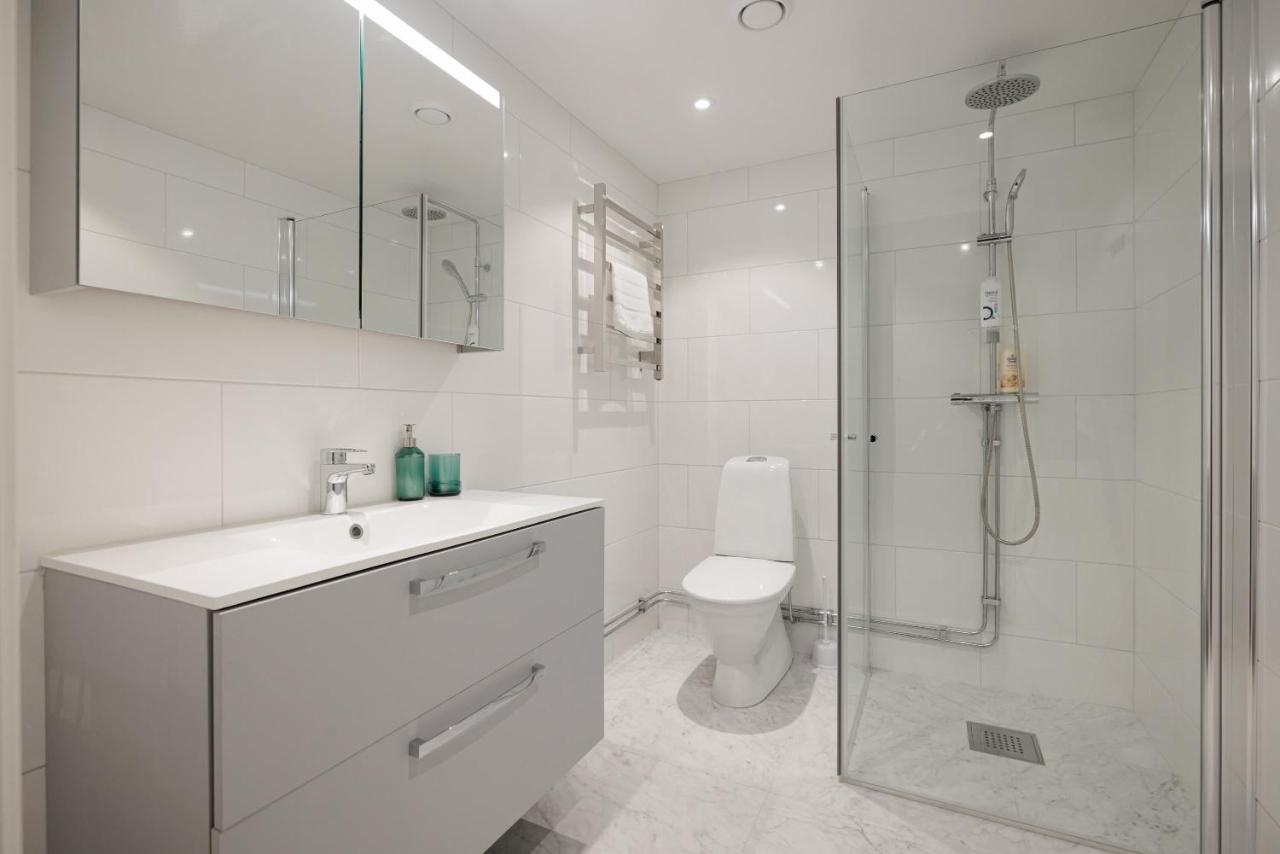 Top-floor SoFo flat with balcony - B&B Stockholm