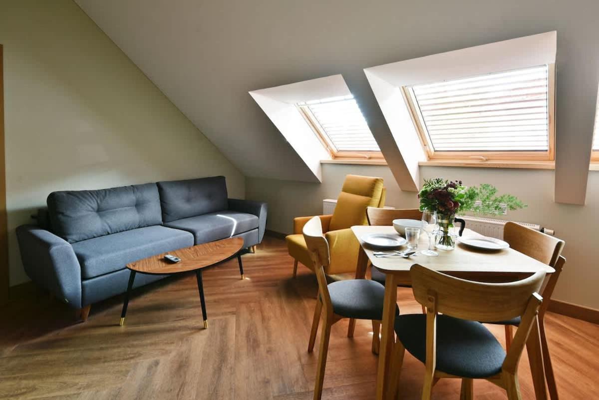 Domillion New Modern Old town apt 16 ppl U2C1 - B&B Vilnius
