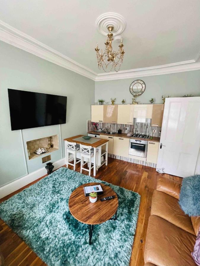 Lovely 2 bedroom apartment in Ayr town centre - Chambres d’hôtes Ayr
