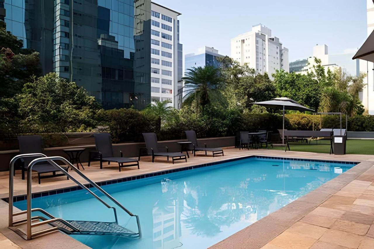 Apto Moderno com Vista e Piscina - B&B Belo Horizonte