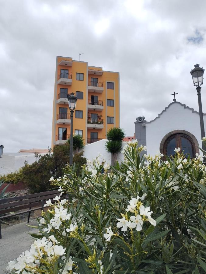 LAVA & OCEAN - Icod de los Vinos - AC, 3 bedrooms, 2 bathrooms, ocean and Teide view - B&B Icod de los Vinos