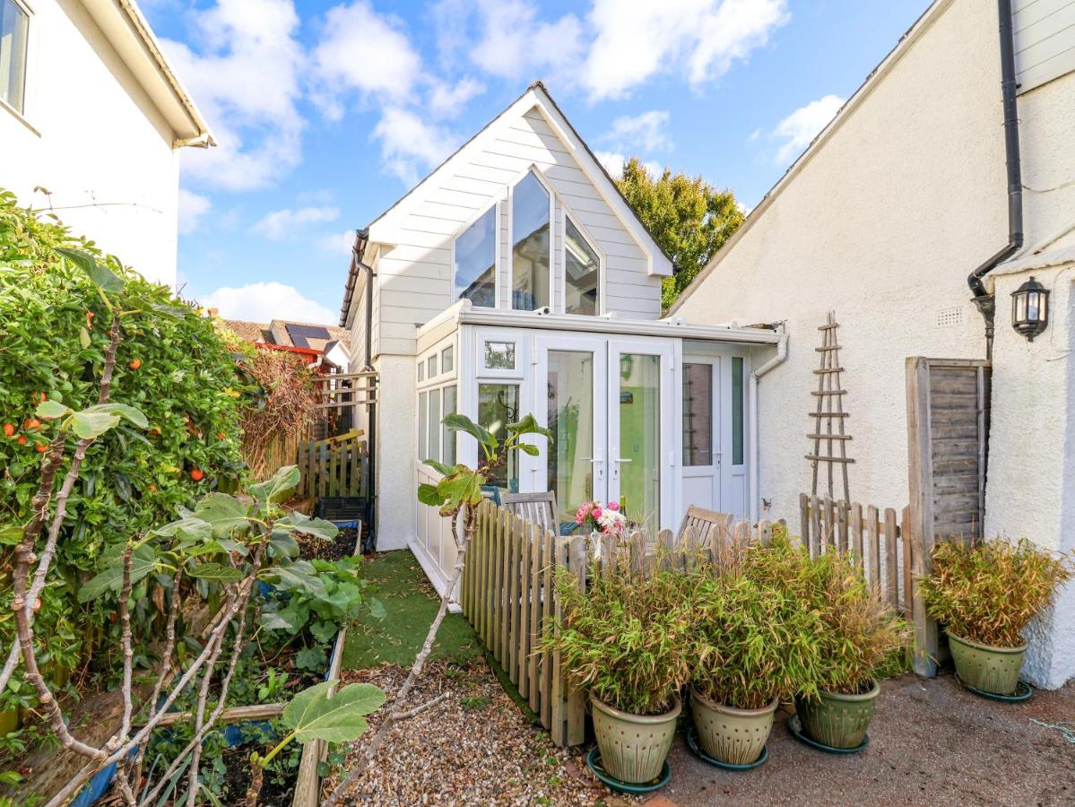 Cherry Pip - B&B Charmouth