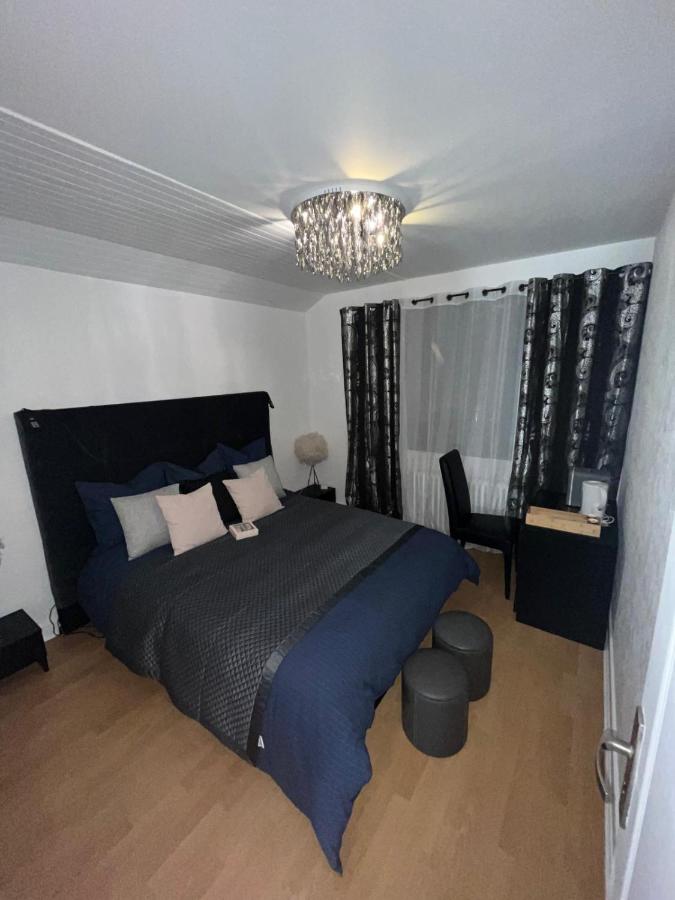 Camera Matrimoniale con Vista Montagna