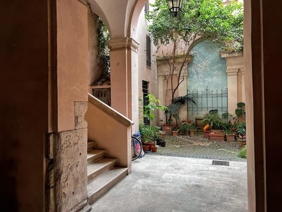 Stay by the Pantheon in the Heart of Historic Rome - Chambres d'hôtes Rome