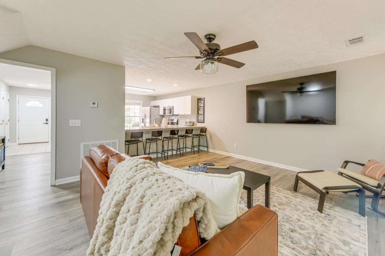 2 Mi to Tiger Territory! Condo with Community Pool - Chambres d’hôtes Auburn