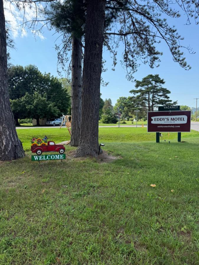 Eddys Motel - Bed and Breakfast East Jordan