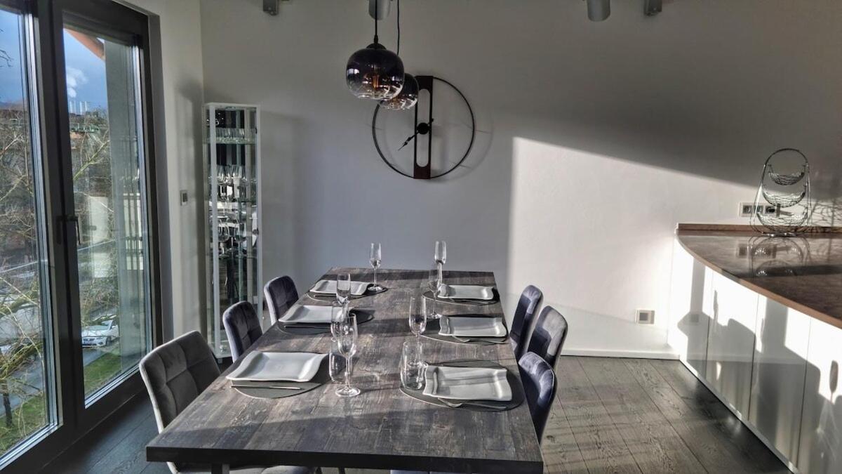 4 Zimmer Luxus Apartment mit Sauna und Heimkino - Ferienwohnung Wuppertal