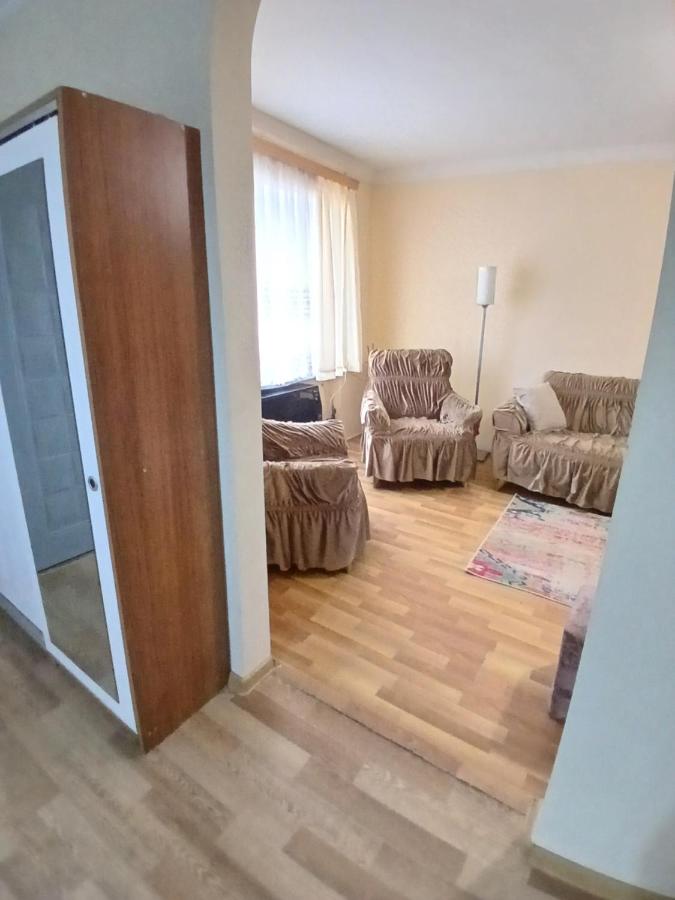 уют - Ferienwohnung Rustawi
