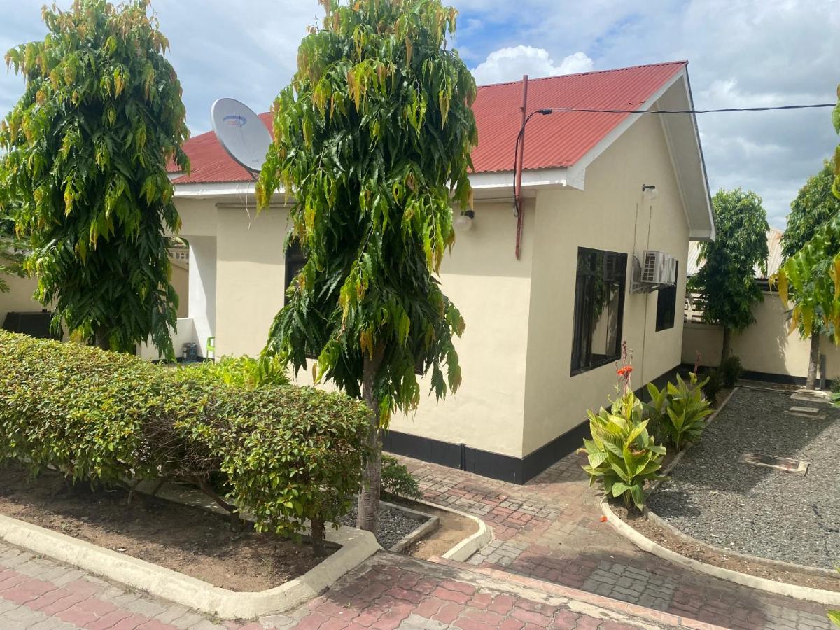 2 bedrooms cozy house for home makers - B&B Dar es Salaam