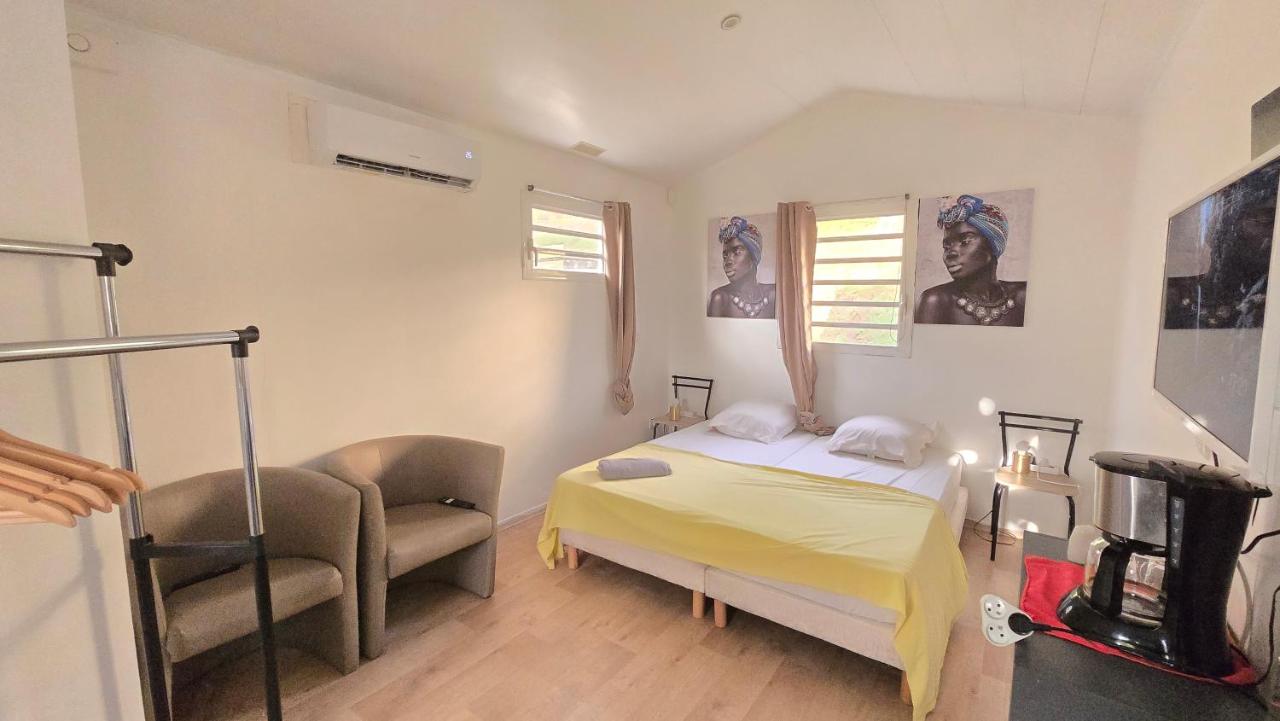 Tiny House & Tente Lodge, Le Paradis des Petits Voyageurs - Idéal pour 1 à 3 nuits de repos - B&B Le Diamant