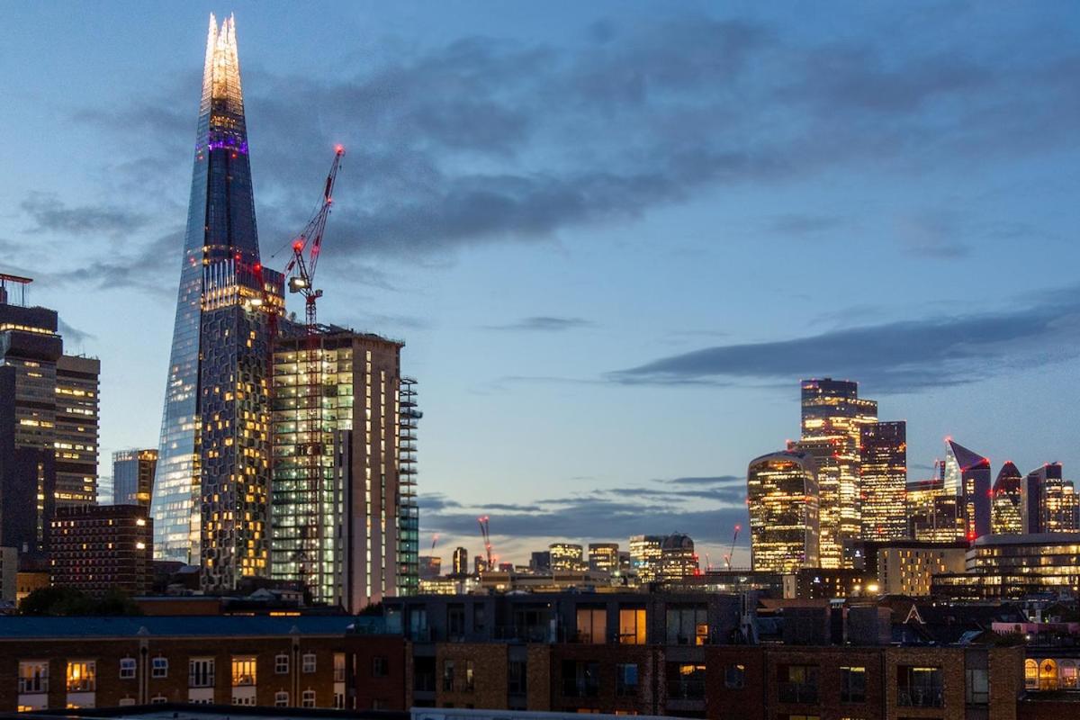Amanah Properties - Skyline Hideaway 3BR City Views London Bridge - B&B Londra