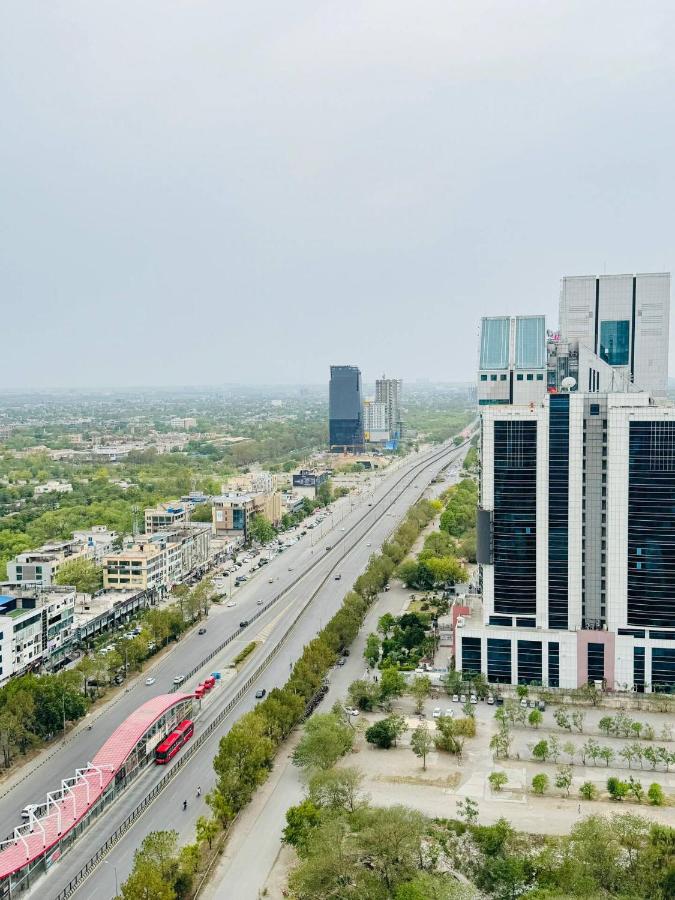 Luxury HighRise Apartment Suites- Near Centaurus - Bed and Breakfast Islamabad