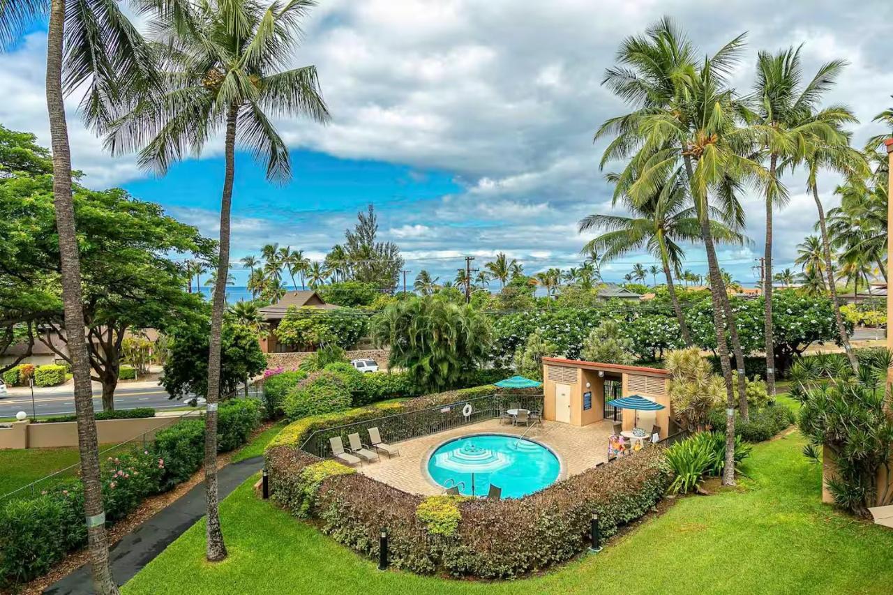 Ocean-Sunset View Condo - Steps to Beach, Cafes & Shops - B&B Kīhei
