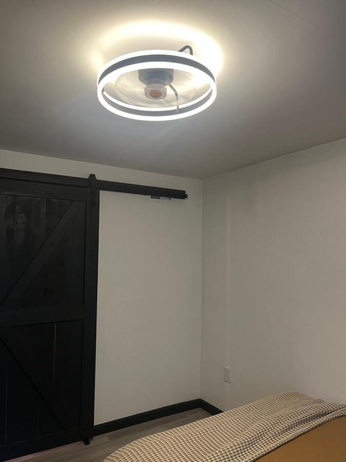 Little cottage by the cabin - B&B Springfield