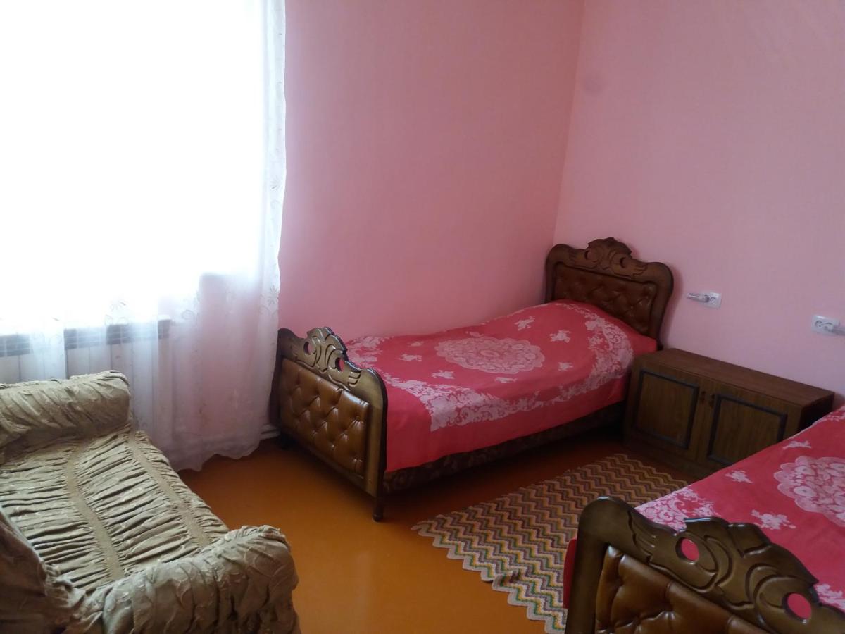 Standard Twin Room with Mountain View