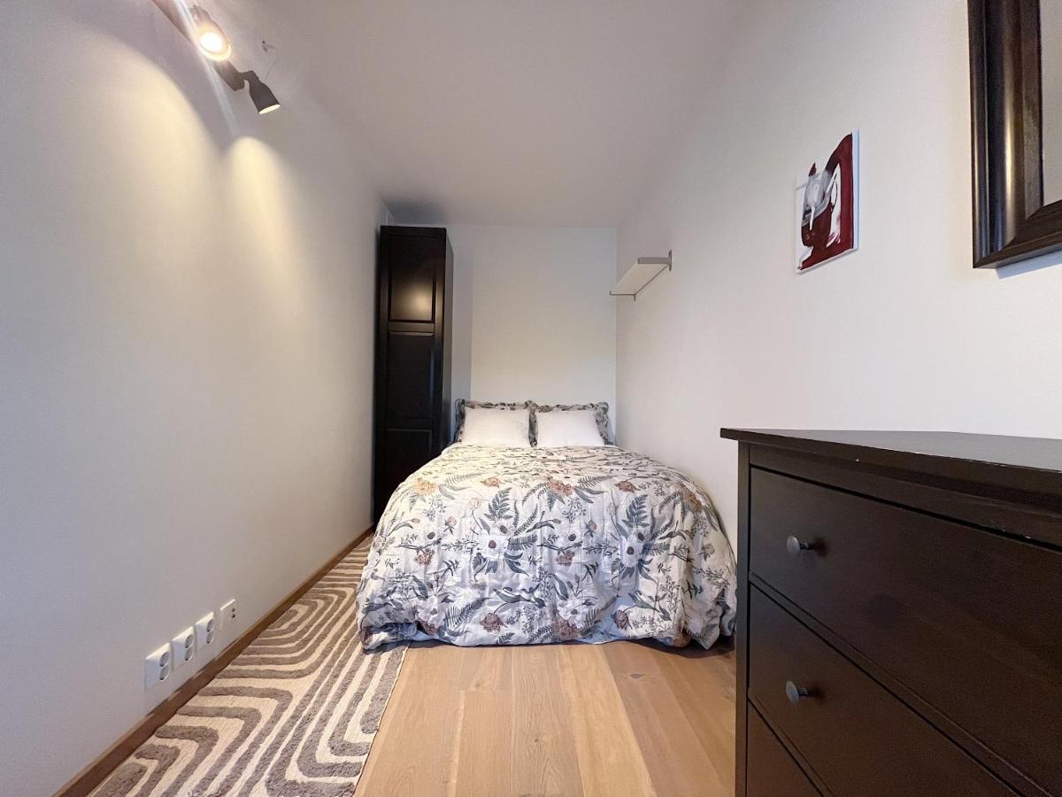 Apartment with Lake View