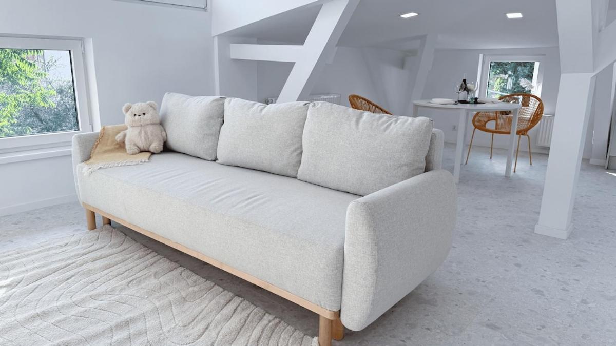 A Tranquil Attic Retreat Near Old Town - Ferienwohnung Bydgoszcz