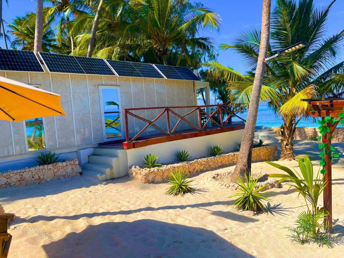The Zanzibar Beach House-North - Bed and Breakfast Bwejuu