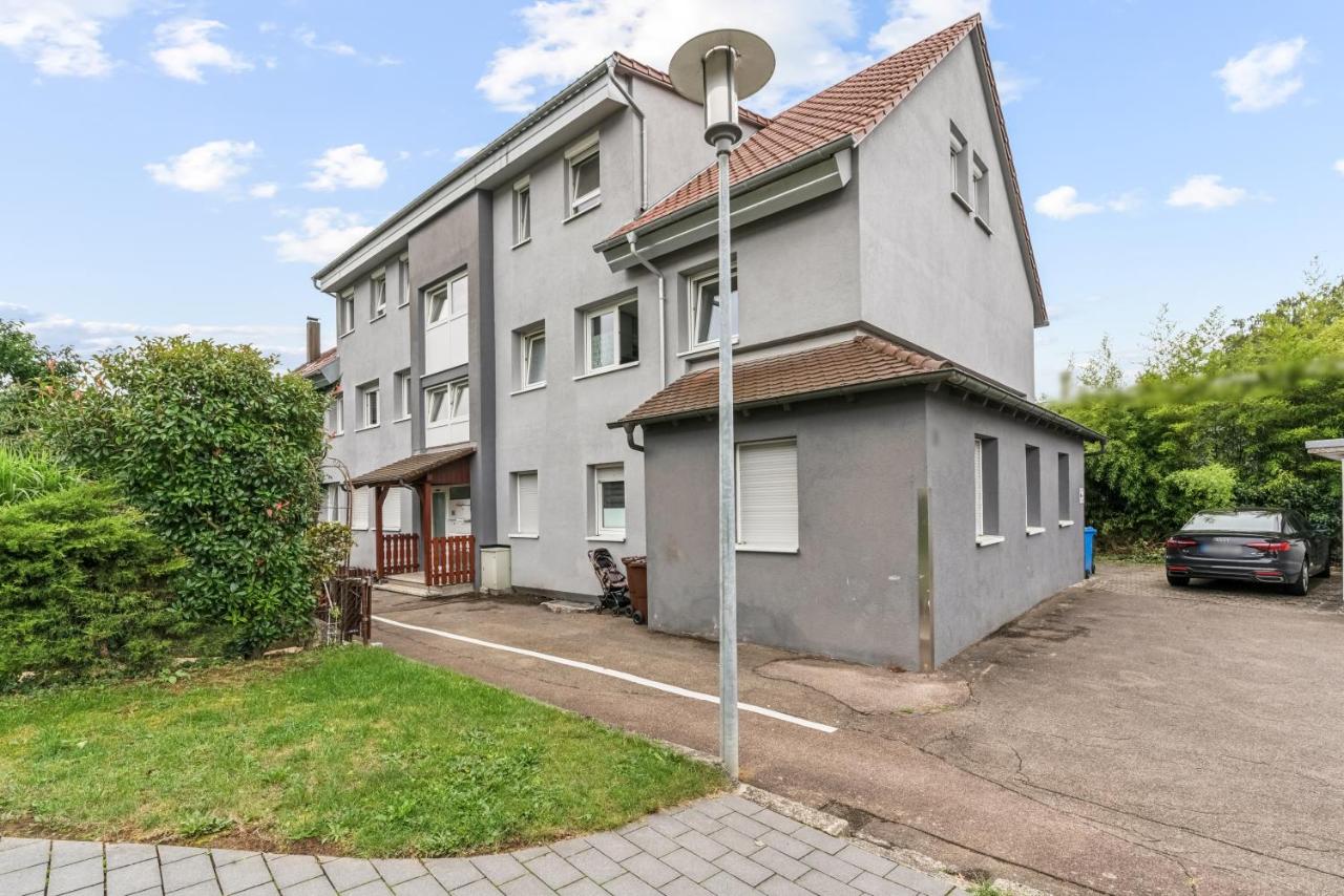 Modernes 6-Betten-Apartment mit Balkon und Parkplatz - zentrale Lage - B&B Aalen