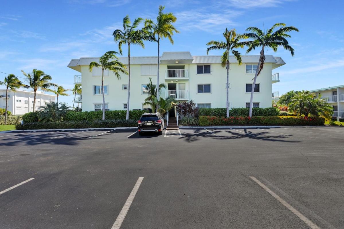 Ocean View 2 bedroom Condo Pool Key Colony Beach - Bed and Breakfast Key Colony Beach