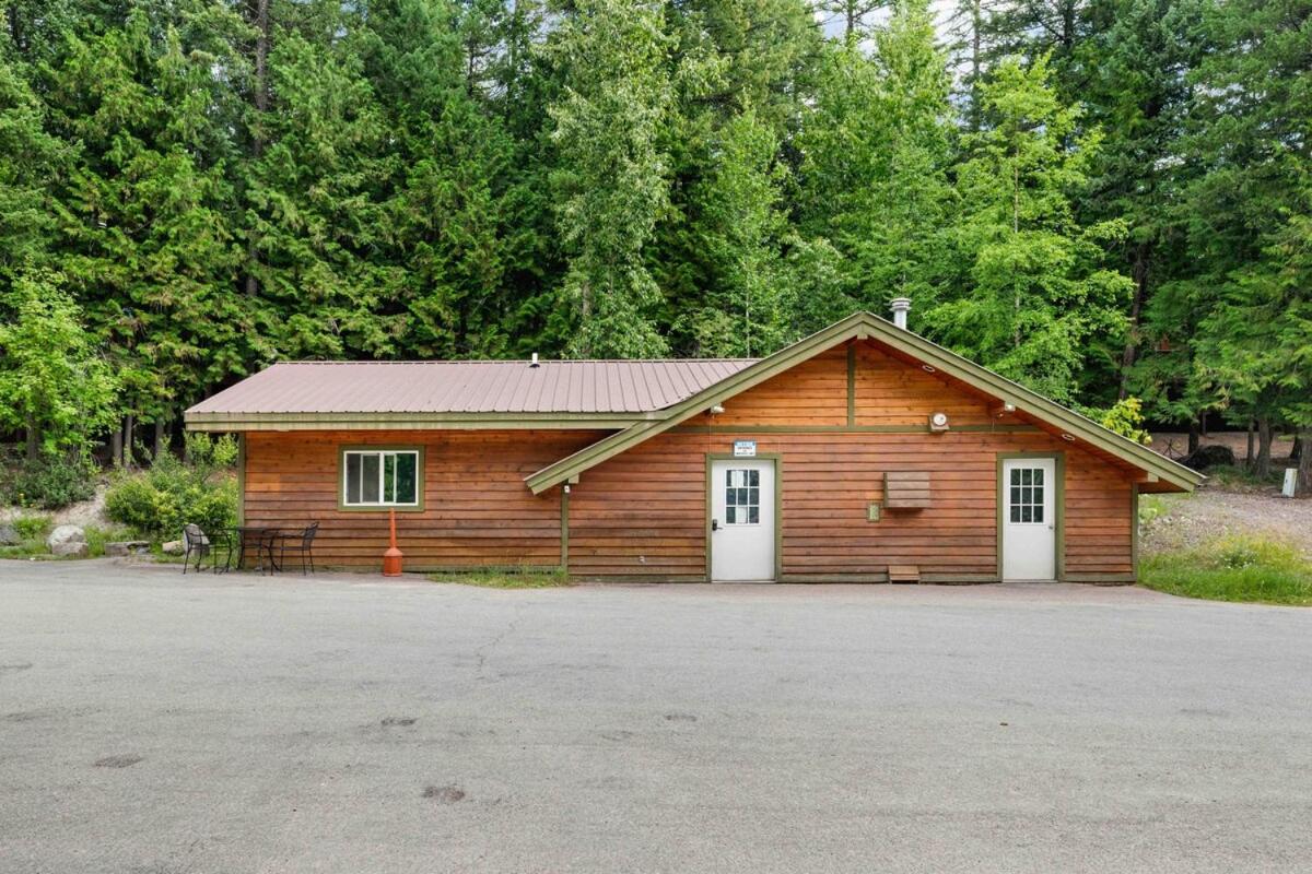 Chalet Chic! Lake and Ski Access Nearby Fish Pond - B&B Whitefish