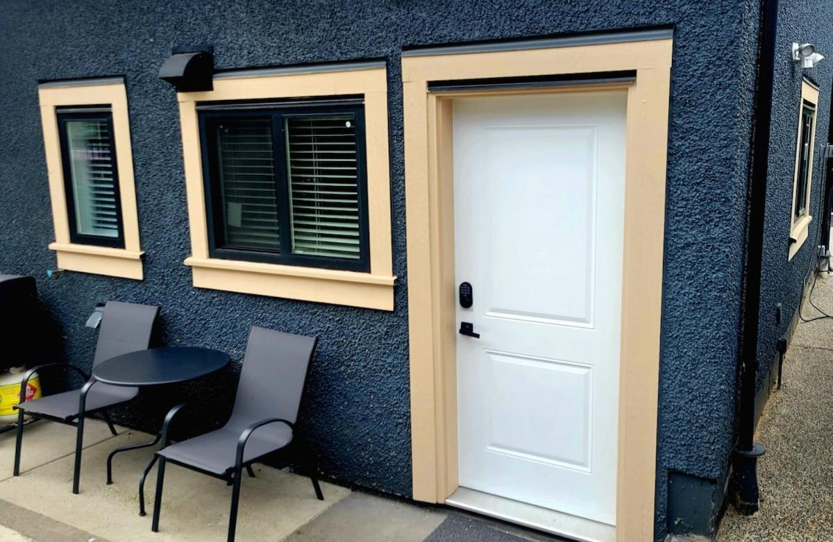 Secluded Bachelor Suite - B&B Vancouver