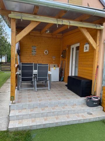 Két szobás, teraszos, kertes vendégház - B&B Balatonmáriafürdő