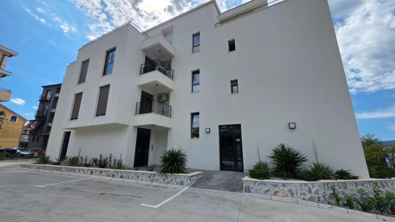 Apartman Milica - Bed and Breakfast Tivat