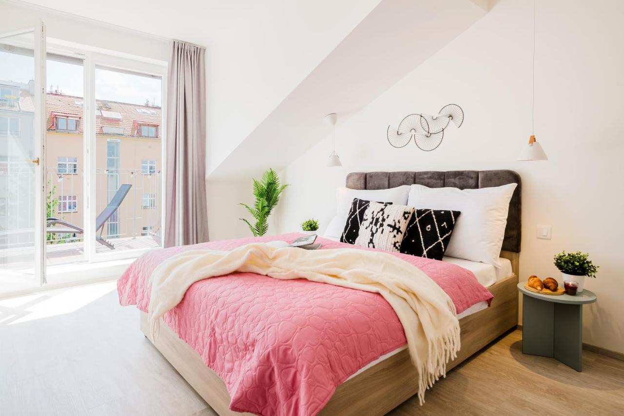 Four-Bedroom Apartment with Balcony