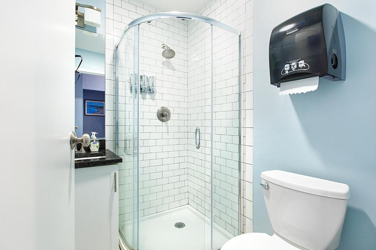 Queen Room with Shared Bathroom 104