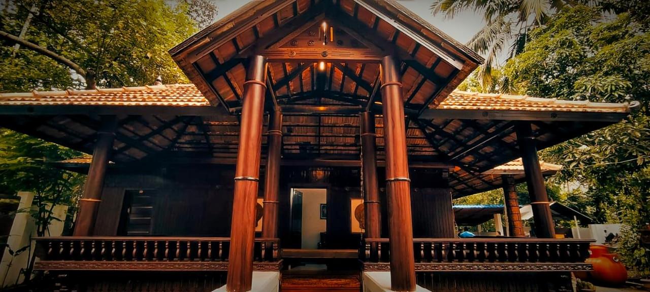 Periyaveettil Heritage - Bed and Breakfast Neyyāttinkara