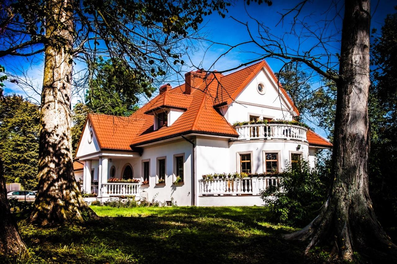 Dwór Osmolice - B&B Białki Dolne