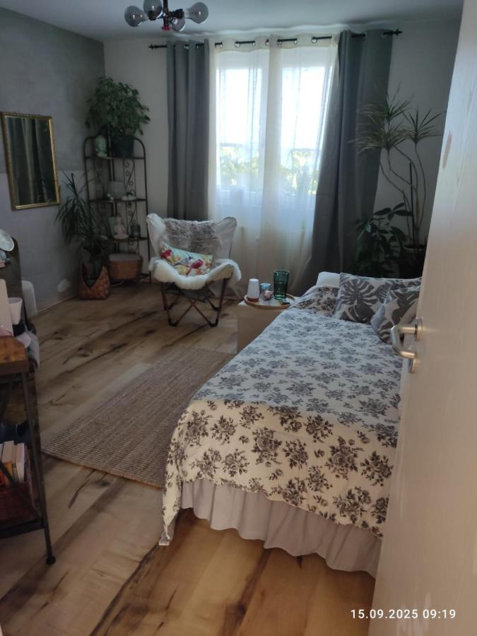 Einzelzimmer neu, von Privatperson , inkl Netflix - B&B Bielefeld