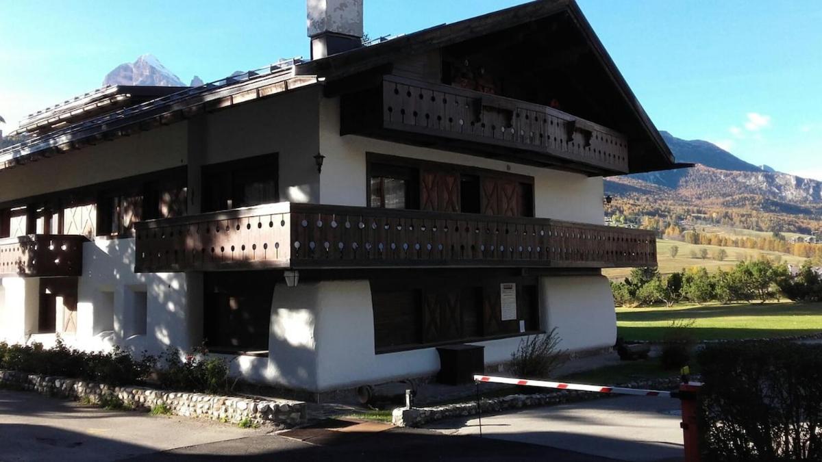 Apartment with Dolomites view - Bed and Breakfast Cortina d'Ampezzo