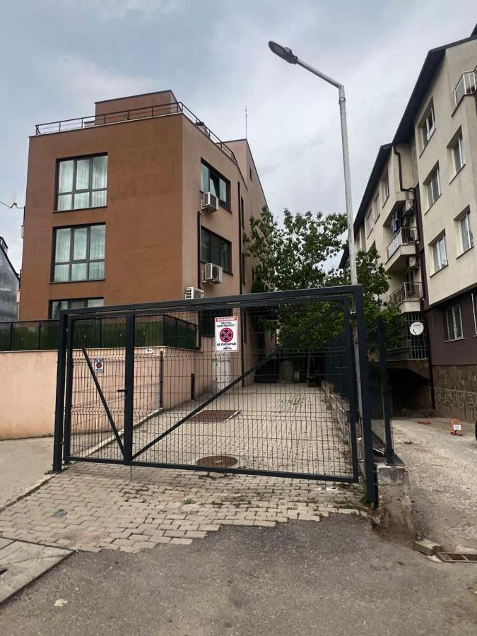 Classic Modern Apartment with Parking Place - B&B Sofia