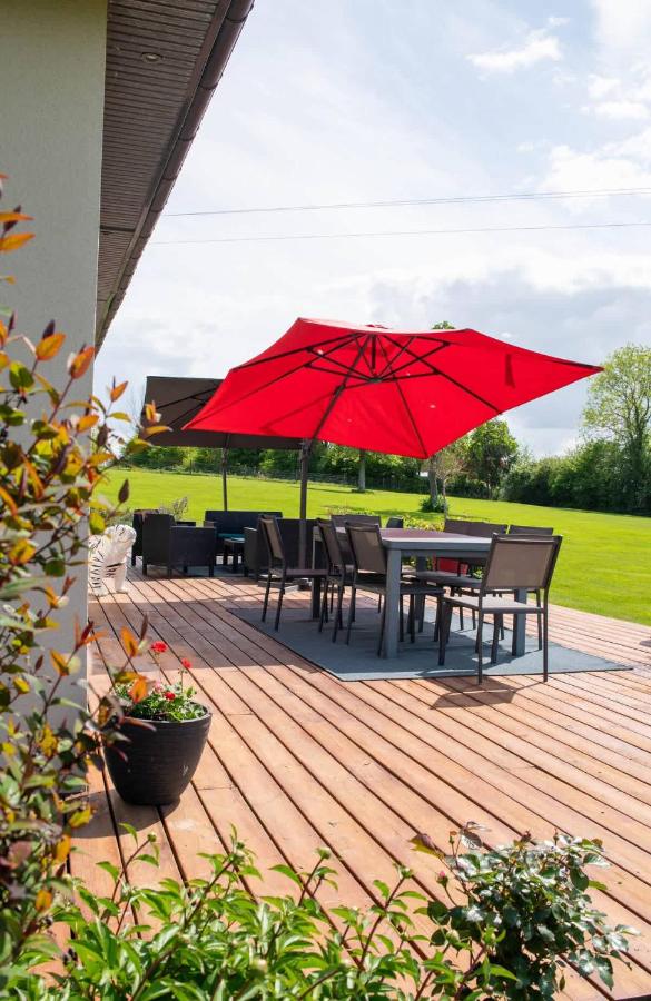 Villa de charme avec grand jardin à 5 min de Deauville - Bed and Breakfast Bonneville-sur-Touques