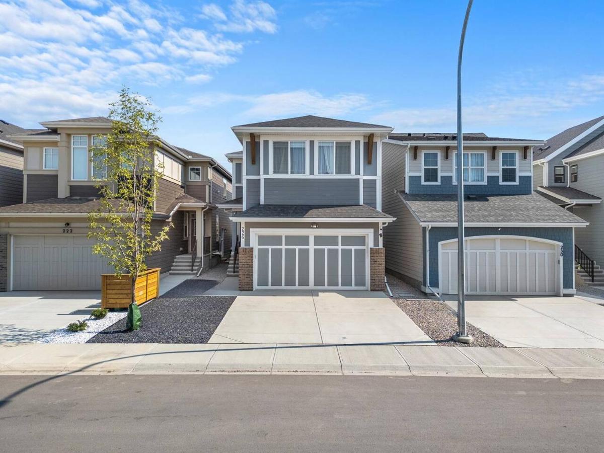 Mahogany 2BR Private Suite near Seton – 2 Queen Beds, Full Kitchen, In-Suite Laundry - B&B Calgary
