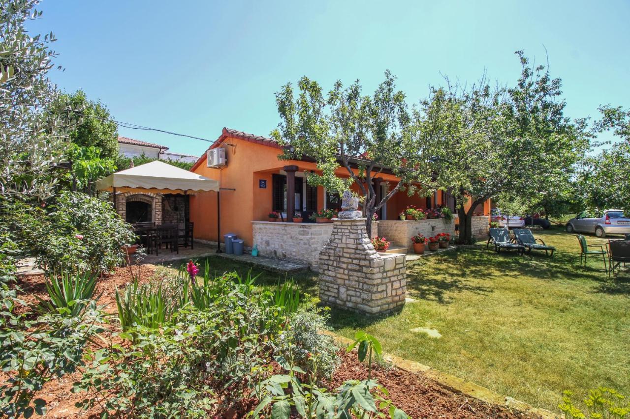 Klen in Smoljanci (Haus für 4 Personen) - Chambres d’hôtes Svetvinčenat