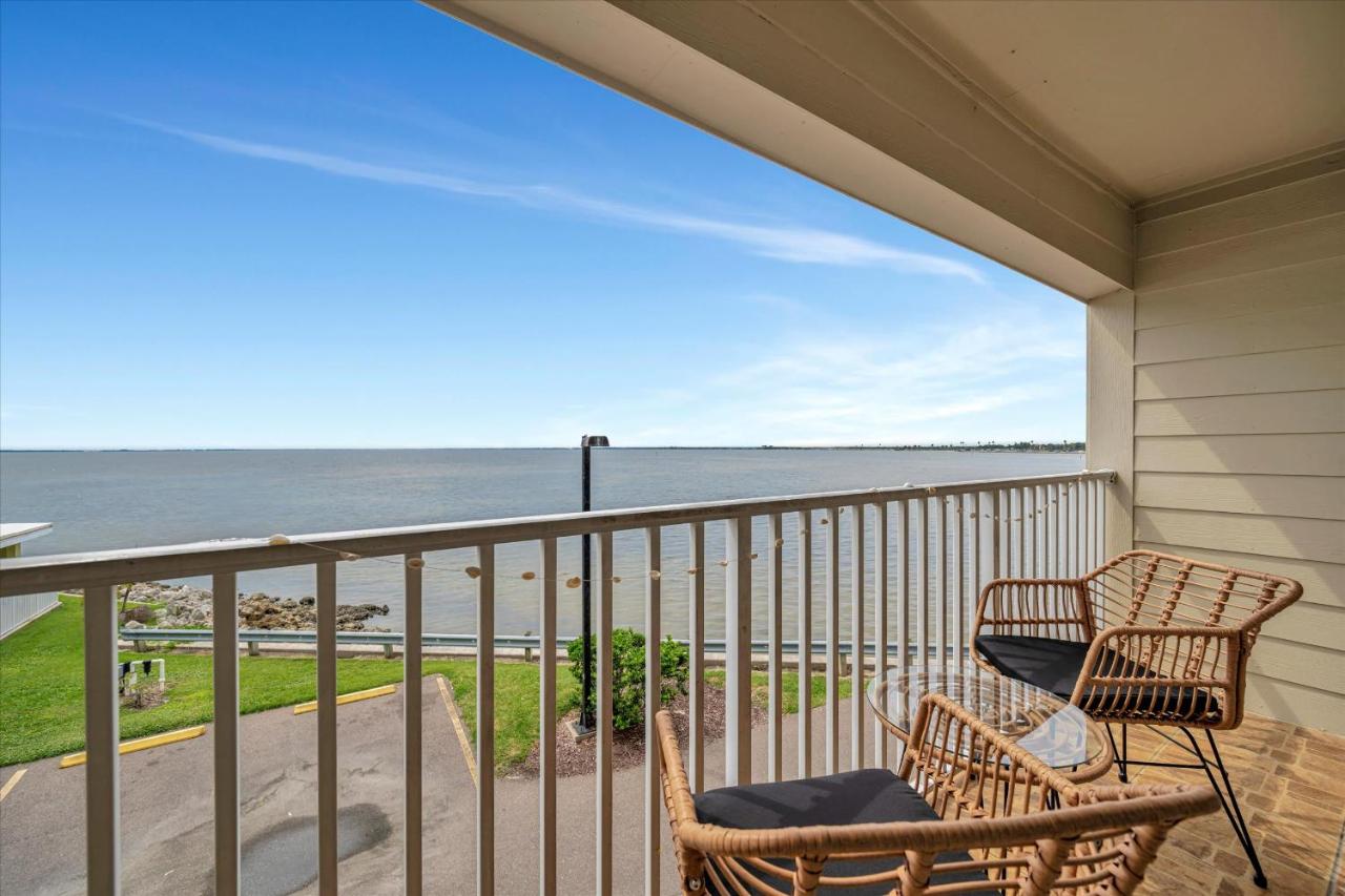 Palm Court a Bayview 2 Bed Suite & Heated Pool - B&B Tampa