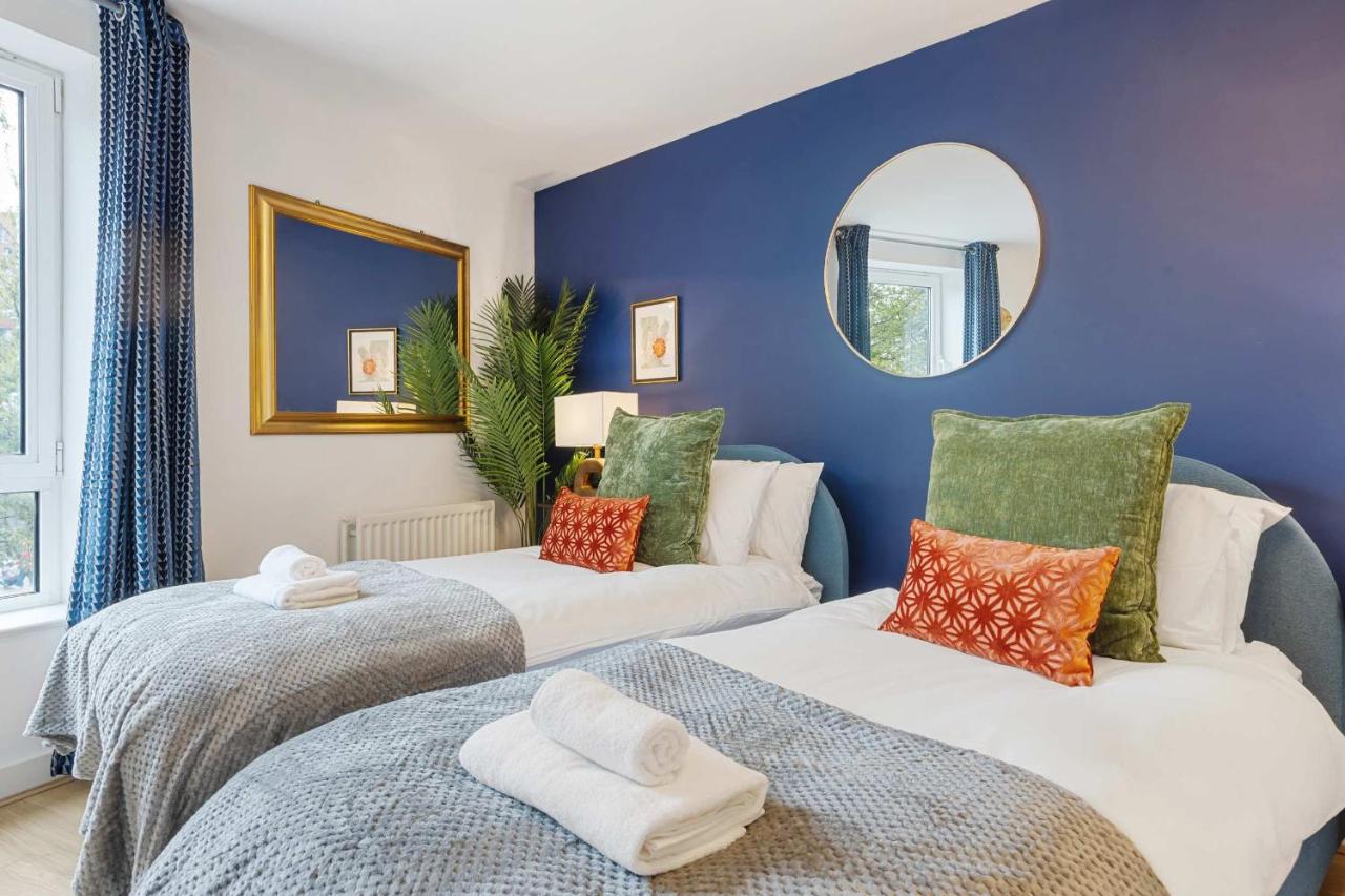 Gorgeous 2 BR 3 Min from Greenwich Station - B&B London