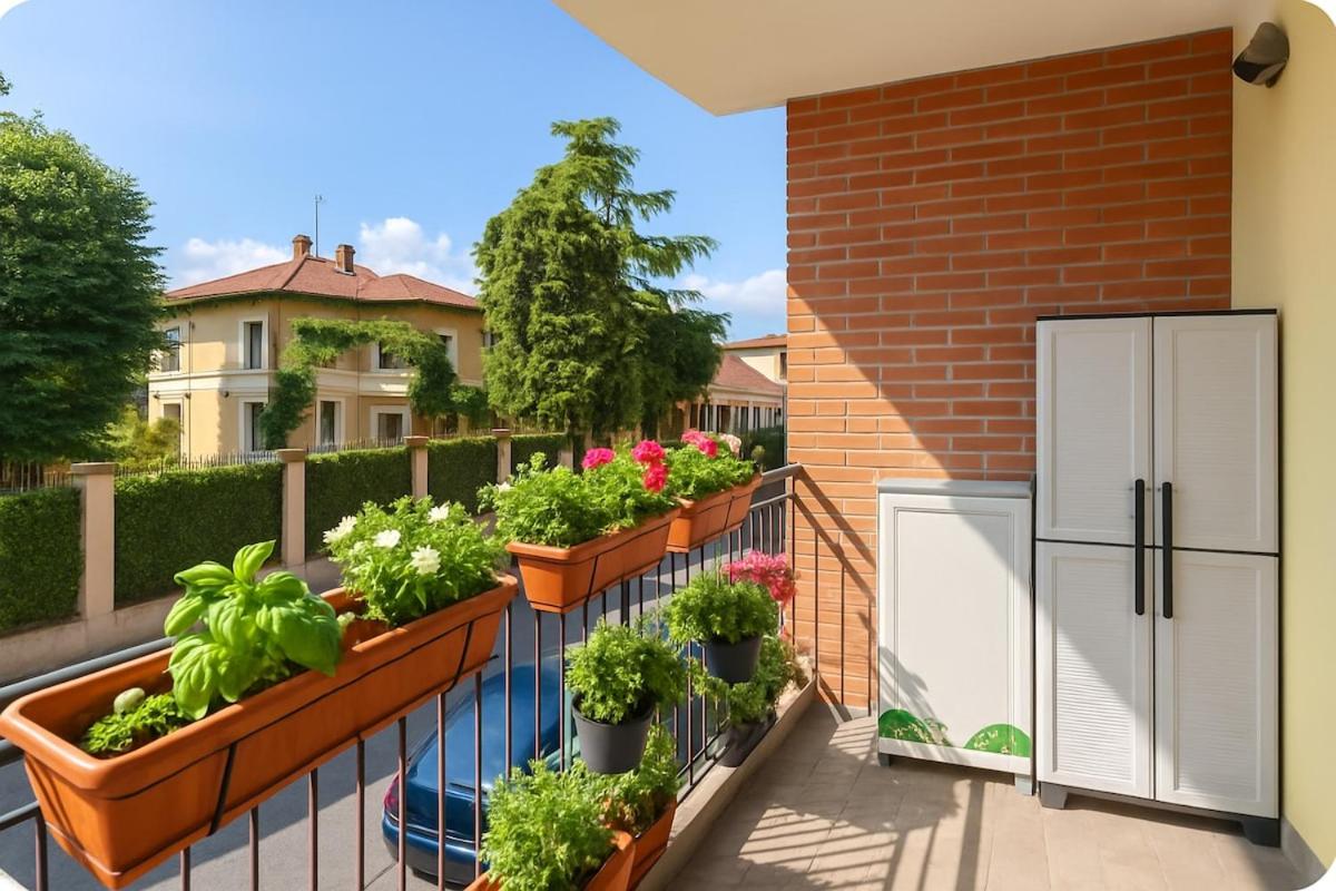 Bright apartment with terrace near the subway - B&B Milan