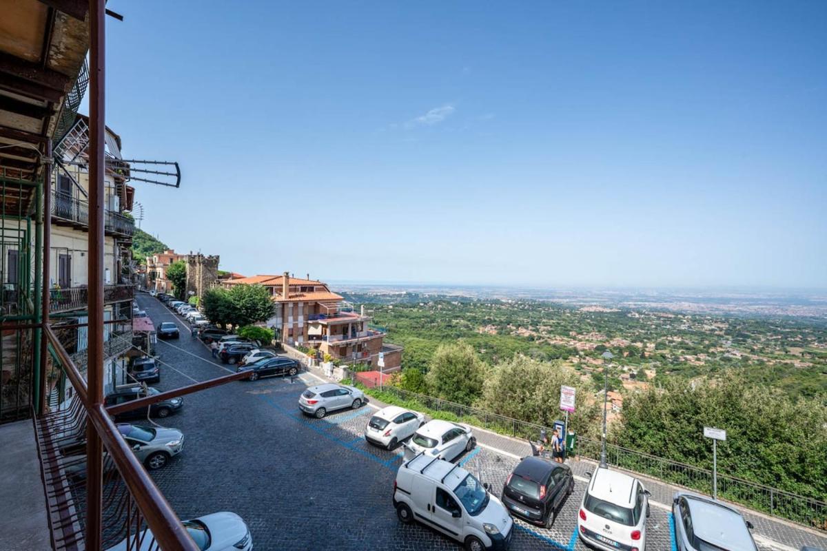 Al Belvedere A cozy with hills and village view - B&B Rocca di Papa