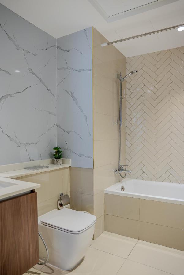 2BR Private Apartment in Al Zahia Sharjah - Wood house - Chambres d'hôtes Charjah