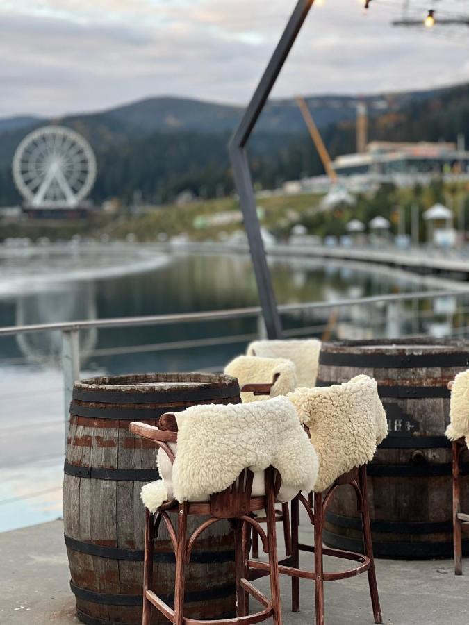 Преміальні апартаменти на березі озера Молодості - B&B Bukovel