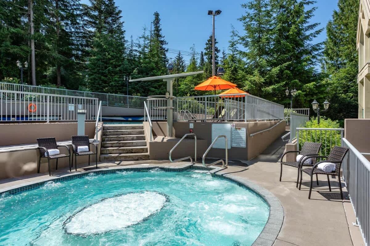 Woodrun Lodge 302 | Large Condo w/ Shared Heated Pool & Large Hot Tub - Bed and Breakfast Whistler