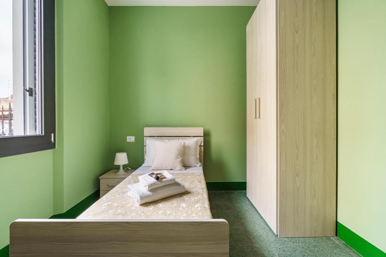 Camera Singola Standard con Bagno in Comune 