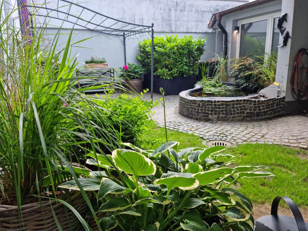 Apartamento de 2 dormitorios con vistas al jardín