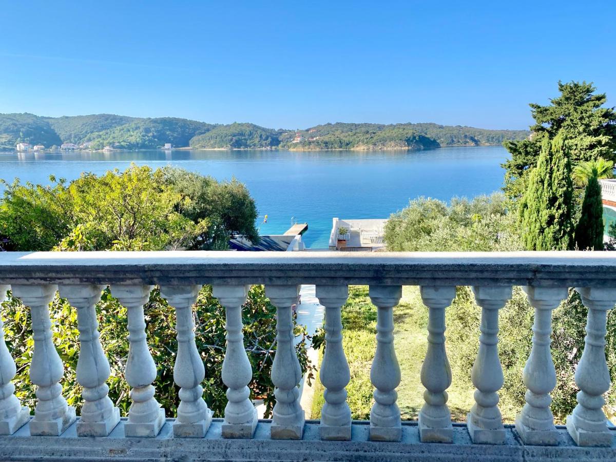 Apartamento de 2 dormitorios con balcón y vistas al mar
