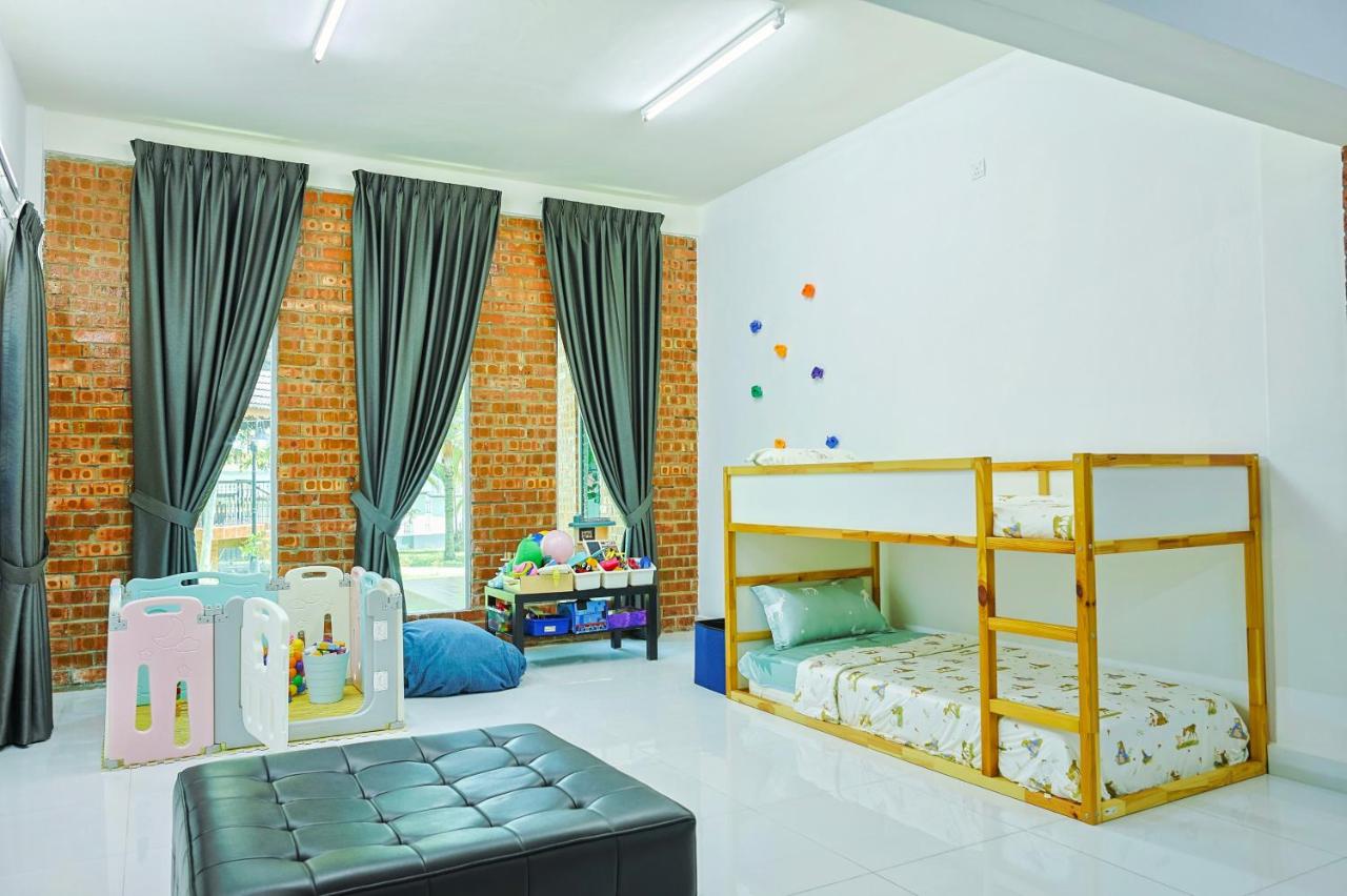 Standard Family Room